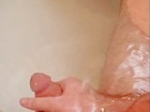 Banyo yapma, Kocaman (Huge), Mastürbasyon (Masturbation), Amatör, Üstüne/yüzüne boşalma, Kocaman yarak, Meni, Tek kişilik, Yarak, Su altında