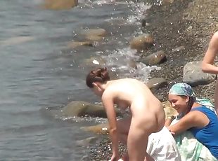 Nudisti, Vani, U javnosti, Pička (Pussy), Plaža, Mladi (18+), Obrijani, Male sise, Svlačenje