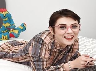 AMATEUR SOUTHERN BELLE MEGAN FOOT FETISH PLAY ON WEBCAM