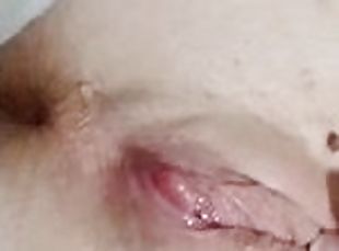 Clitoris (bagian atas vagina paling sensitif), Mastubasi, Orgasme, Vagina (Pussy), Muncrat, Amatir, Remaja, Berambut pirang, Ketat, Fetish (benda yang dapat meningkatkan gairah sex)