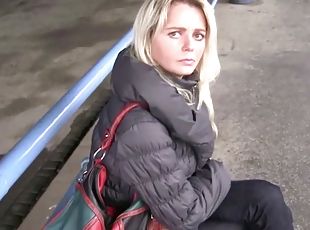 En plein air, Amateur, Fellation, Milf, Chienne, Blonde, Bus, Tchèque