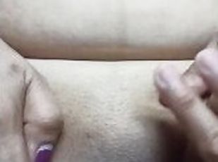 Asian babe like pussy fingering