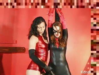 Batwoman Is Dominated By A Lesbian Villain With Kendra James