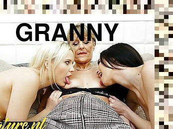 mormor, masturbation, gammal, orgasm, fitta-pussy, smal, mogen, gamling, lesbisk, tonåring