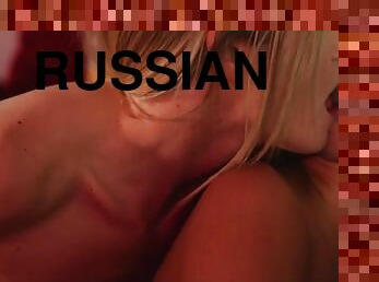 піхва-pussy, росіянка, мила, лесбіянка-lesbian, венгерка, татуювання, маленькі-цицьки