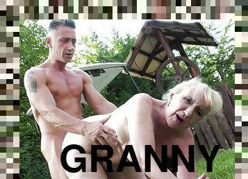 Voluptuous granny Nanney memorable sex scene
