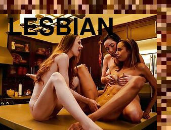 pesta-liar, lesbian-lesbian, bintang-porno, bertiga, dapur