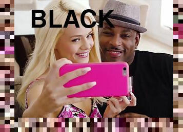 gros-nichons, levrette, babes, fellation, énorme-bite, interracial, pornstar, black, sur-le-visage, blonde