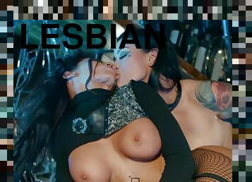 lesbiana, zorra, motera, tatuaje