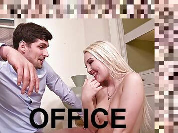 ufficio, fichette, ragazze-giovani, pompini, giovanissime, hardcore, sperma-sulla-faccia, bionde, rapporti-orali, ceche