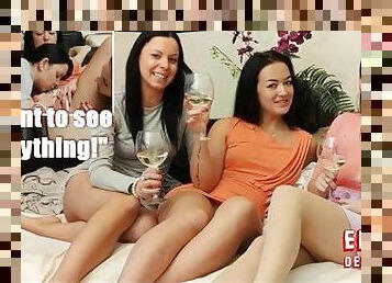 clitoris, pillu-pussy, amatööri, typykät, lesbo-lesbian, saksalainen, jalat, makuuhuone, ajettu, ruskeaverikkö