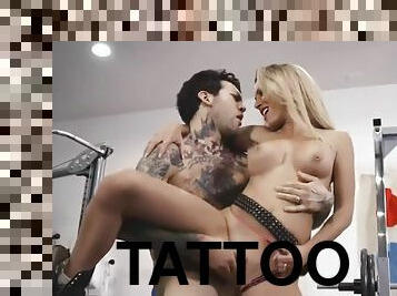 Small hands burst cum on isabelles tattoed body