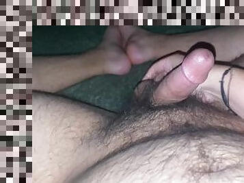 grosse, poilue, masturbation, ejaculation-sur-le-corps, gay, branlette, belle-femme-ronde, joufflue, pieds, secousses