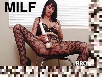 Angie Noir - Slutty Milf Gives Blowjob Lessons