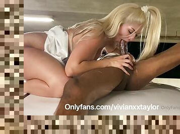 Vivian taylor Interracial Amateur Homemade Hardcore Sex With Her BBC Friend - Creampie