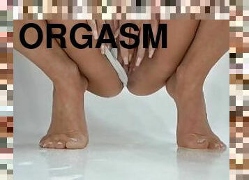 masturbation, orgasm, pissande, kvinnligt-sprut, amatör, massage, fingerknull, trosor, ensam