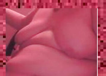 tetas-grandes, masturbación, orgasmo, amateur, juguete, regordeta, cachonda, a-solas, fumando