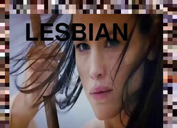 lesbian-lesbian, selebritis, berciuman