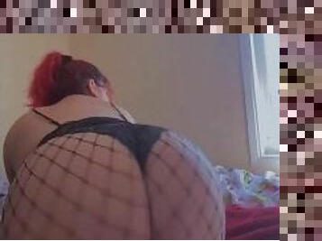 Milf Twerks in Fishnets