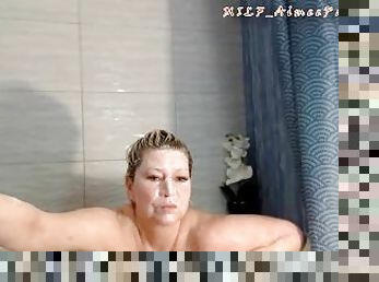 baignade, masturbation, orgasme, chatte-pussy, giclée, mature, milf, maman, chienne, gode