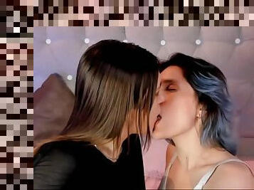 amatoriali, lesbiche, baci