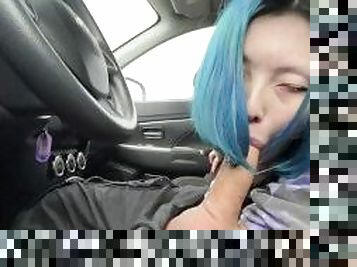 Sucking in the car from an Asian cutie