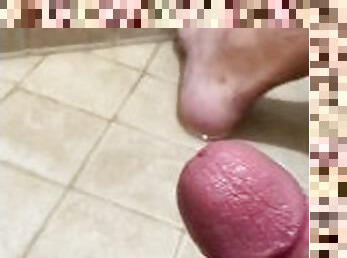 baignade, masturbation, amateur, ejaculation-sur-le-corps, pieds, ejaculation, douche, solo