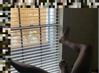 QUICK JERKING AND CUMSHOT IN WINDOW