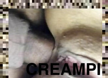 Una follada anal rica , creampie leche en el culo