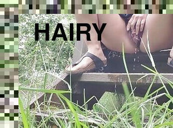 poilue, en-plein-air, pisser, public, chatte-pussy, amateur, interracial, milf, pieds, culotte