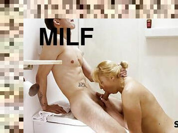 röv, bad, storatuttar, gammal, gigantisk-kuk, milf, deepthroat, ung18, blond, knullande