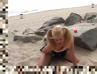 masturbation, en-plein-air, public, amateur, babes, ados, hardcore, plage, doigtage, culotte