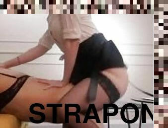 strapon, anal, pikslikkeri, slave, tøs, kælling, ydmygelse, dominans, femidom