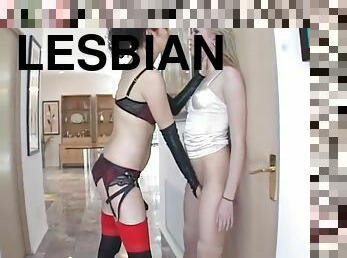 ציצי-גדול, סטראפ-און, לסבית-lesbian, צעצוע, בלונדיני, אמריקאי, שחרחורת, קעקוע