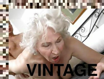 storatuttar, hårig, gammal, cumshot, gamling, vintage, deepthroat, ansiktssprut, blond, 18år