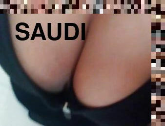 Big tits big ass beauty sexy Saudi maid seduces owner by showing off her sexy figure