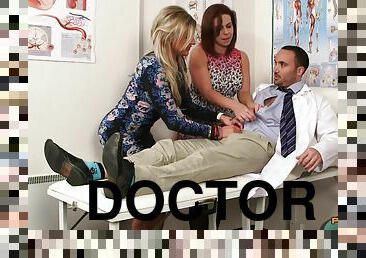 Doctor Gets A Blowjob With Lissa Love