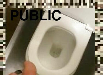 pissing, publiczne, amatorskie, gej, stopy, toaleta, solo