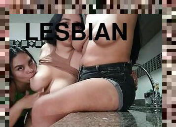 payu-dara-besar, putting, lesbian, susu, minum, menyusu, meghisap