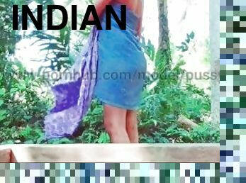 Indian girl outdoor dress changer???? ????? ?????? ????? ????? ???? ?????
