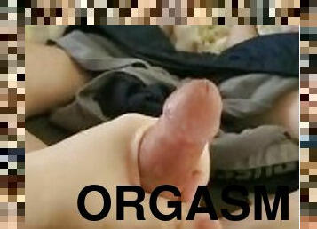 masturbation, orgasm, cumshot, knubbig, ensam, påklätt-sex