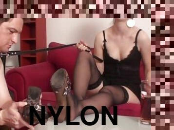 avrunkning, bdsm, slav, fötter, bondage, brunett, nylon