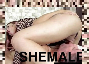 Shemale Isabella Muniz Enjoys 69 Before Taking Dick