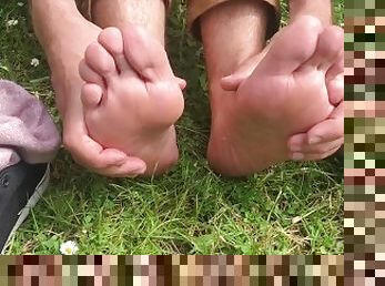 Fun with feet in Hepburn springs - Manlyfoot