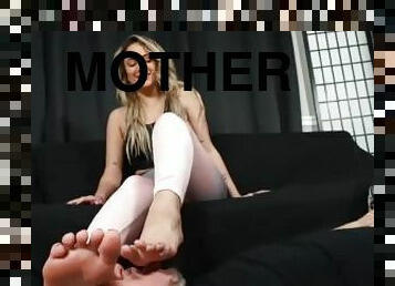 Ex-Cheerleader Nika Venom Gives Loser A Taste of Her Athlete's Feet Movie