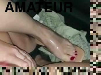 amateur, ados, branlette, pieds, collège, branlette-avec-les-pieds, talons-hauts