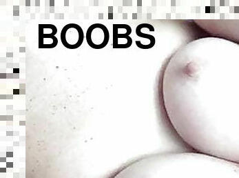 tetas-grandes, enorme, pezones, esposa, madurita-caliente, regordeta, pelirroja, natural, americano, tetas