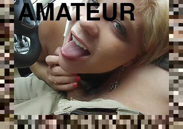 amateur, ejaculation-sur-le-corps, milf, branlette, fellation-profonde, sur-le-visage, blonde