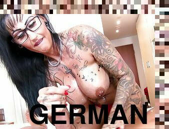 groß-titten, brille, dilettant, erotisch-mutti, selbst-gefertigt, deutsch, gesichtspunkt, tattoo