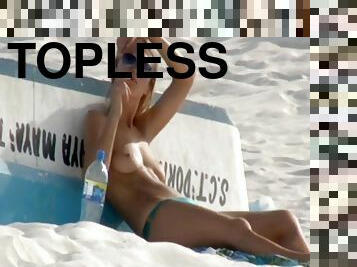 spiaggia, topless